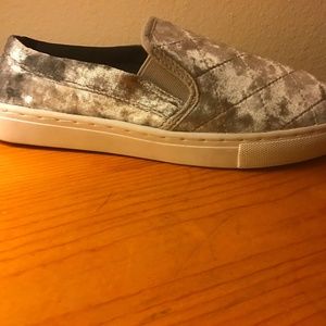 Women’s Shine Grey Shoes